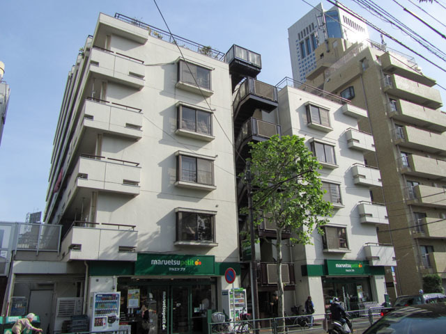 イヅミタウン新宿